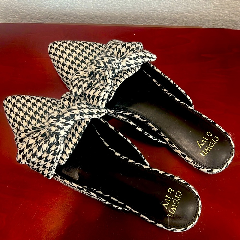 Crown and Ivy Slip ons